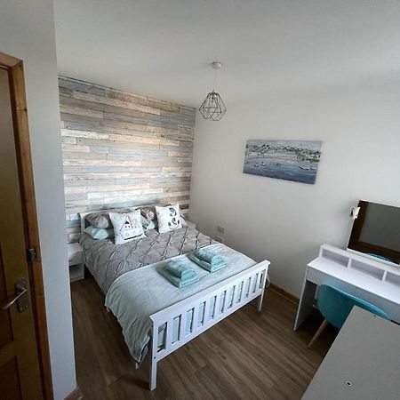 Ferienwohnung Harbour Loft! Newly Refurbished 3 Bed Flat! Burry Port Exterior foto