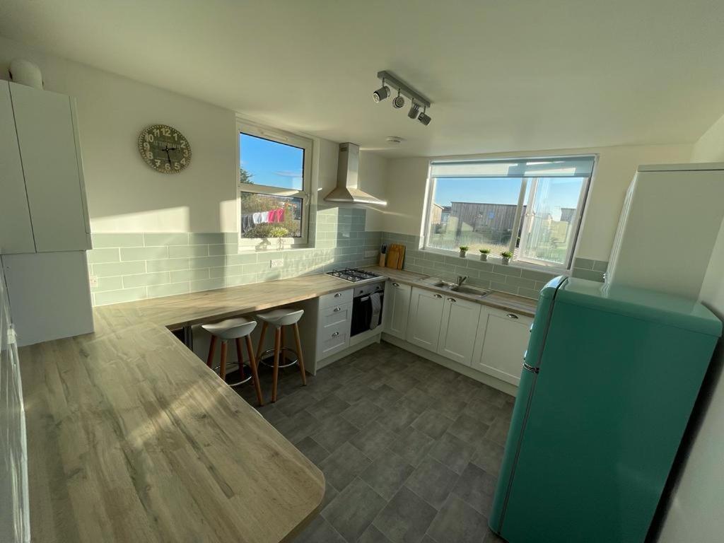 Ferienwohnung Harbour Loft! Newly Refurbished 3 Bed Flat! Burry Port Exterior foto