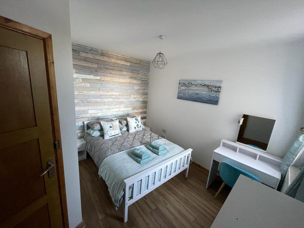 Ferienwohnung Harbour Loft! Newly Refurbished 3 Bed Flat! Burry Port Exterior foto